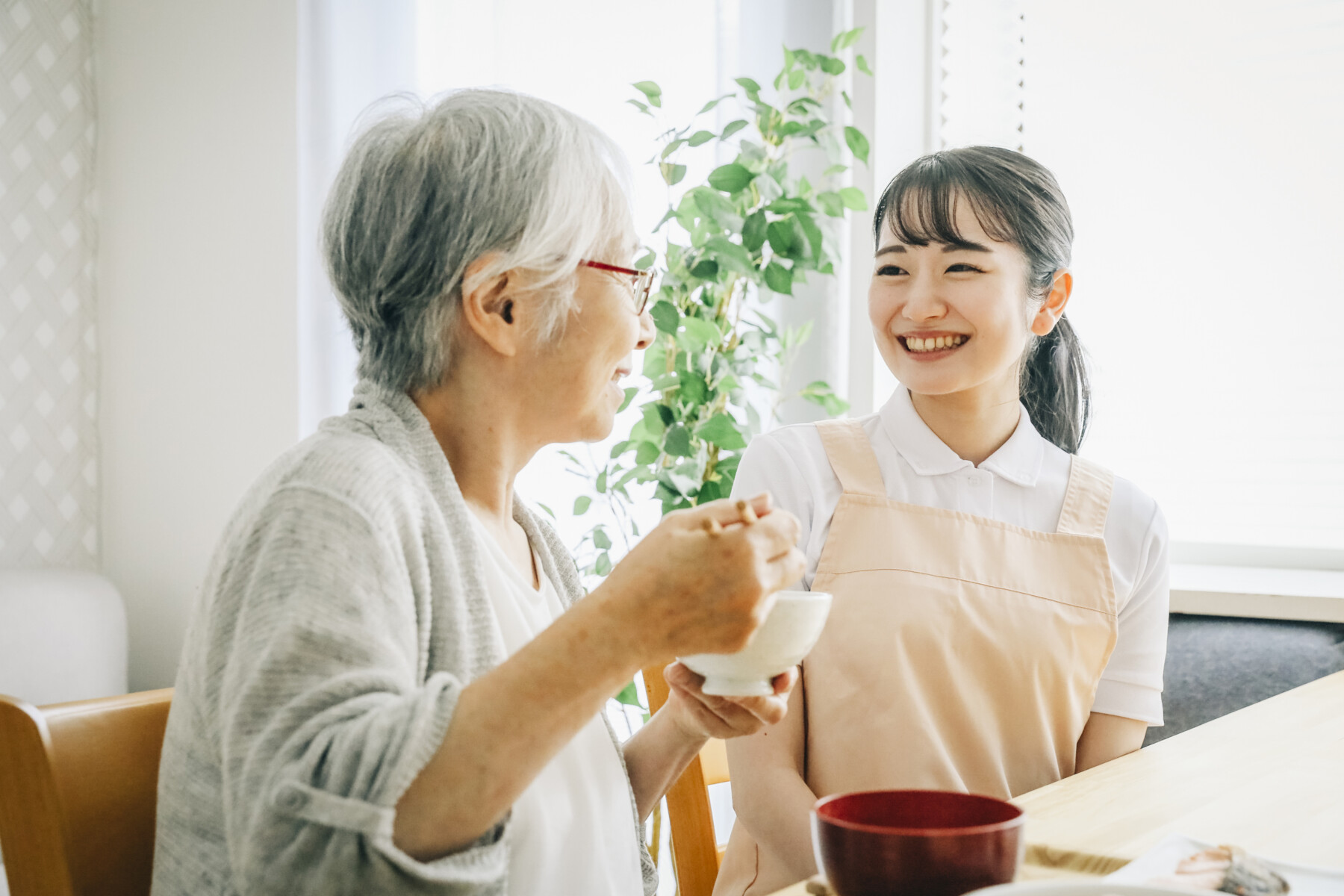 株式会社クレッセント｜小規模有料老人ホーム